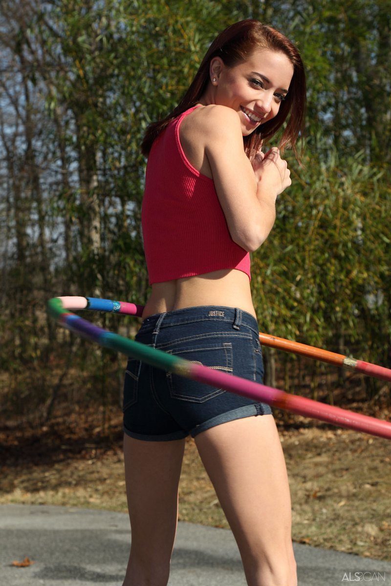 Лариса, 23